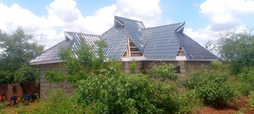 Hipped Roof Installation — Ukambani