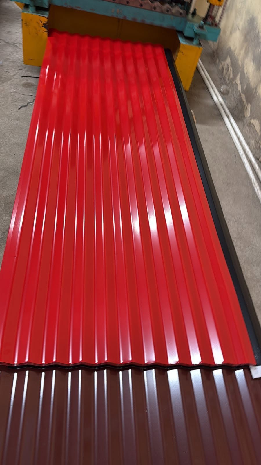 IT5 Roofing Sheet — Bright Red Glossy